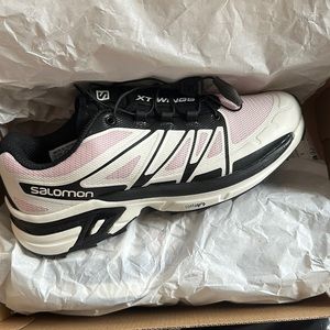 Salomon baby pink